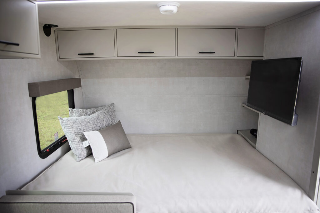 202BH Front Queen Bed