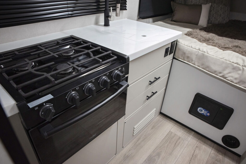 Kitchen with 3-Burner Stove & Oven