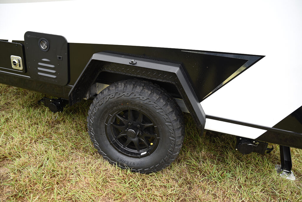 Off-Road Tires & Heavy-Duty Fenders