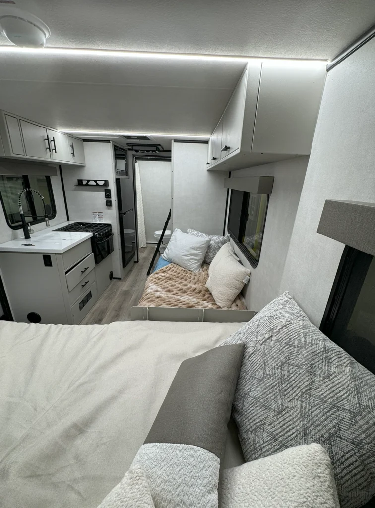 20BH Facing Toward Rear From Front Queen Bed