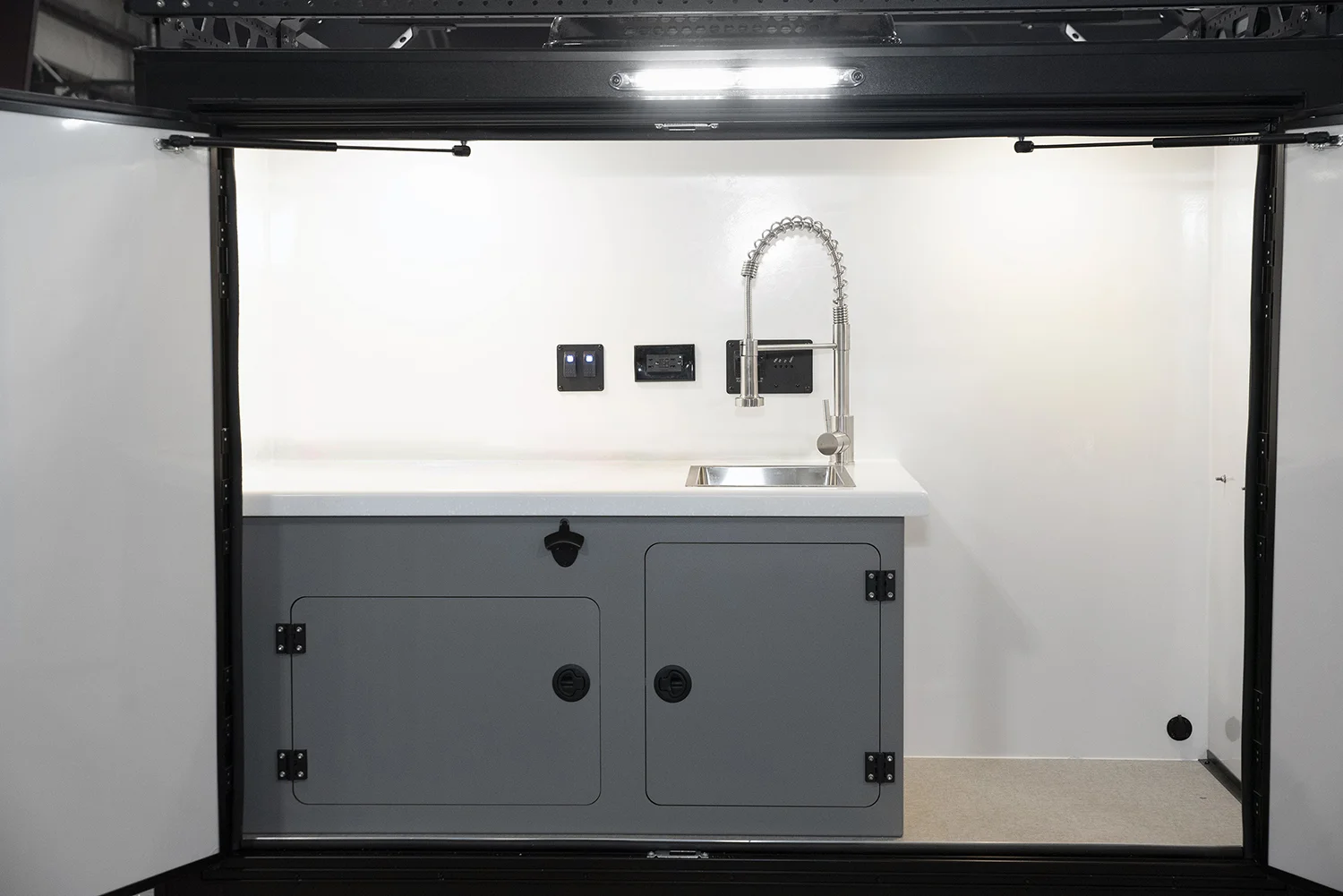 12RK-XT Rear Kitchen